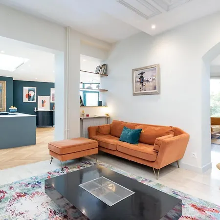 Place - Amazing House With Swimming Pool Villa