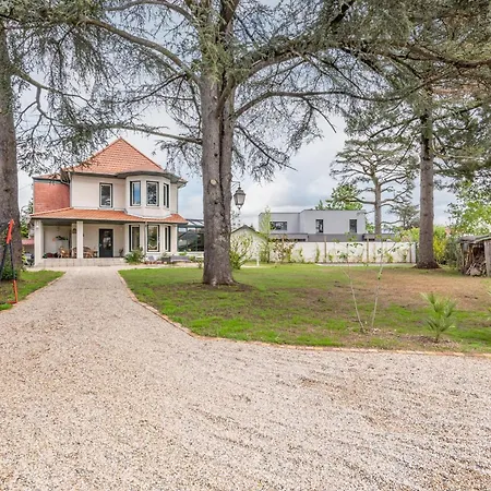 Place - Amazing House With Swimming Pool *